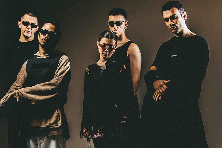 4 farklı dile sahip yerli albüm yayında!