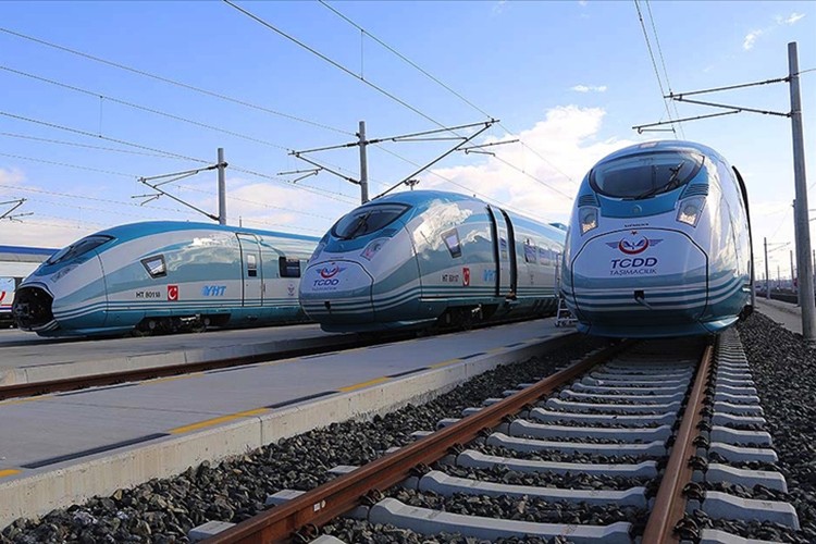 Ara tatilde YHT'lerde rekor tazelendi