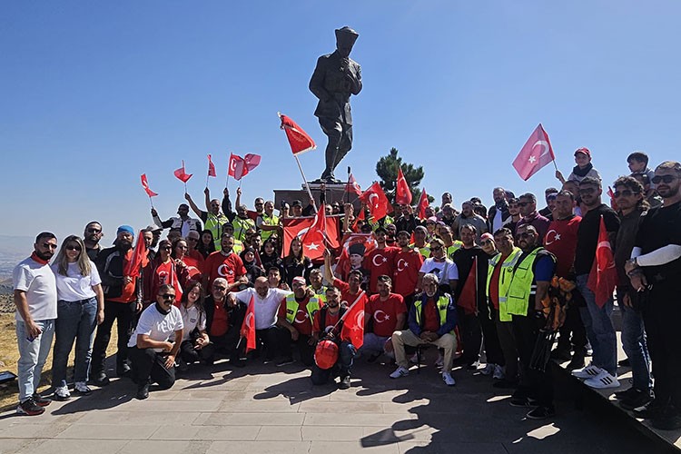 Büyük Zafer'in 104. yılında Kocatepe'ye zafer sürüşü gerçekleştirildi