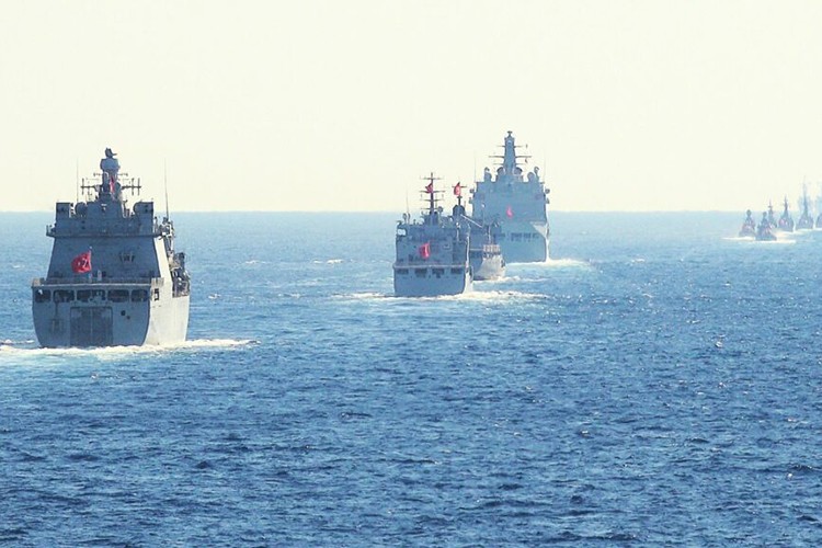 Tatbikatta yerli silahlar gövde gösterisi yaptı