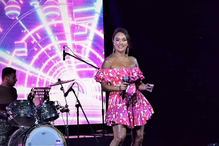 Onurluer'den Sezen ve Yıldız taklidi