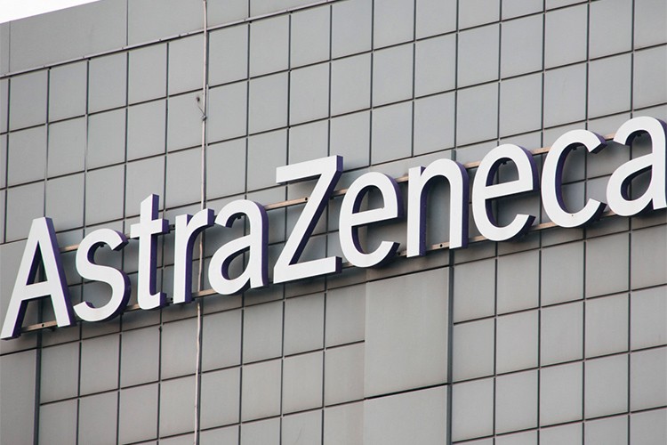 Aşı testlerine ara verdi