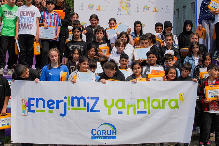 AKSA Enerjimiz Yarınlara Projesi Öğrencilerle Buluşmaya Devam Ediyor