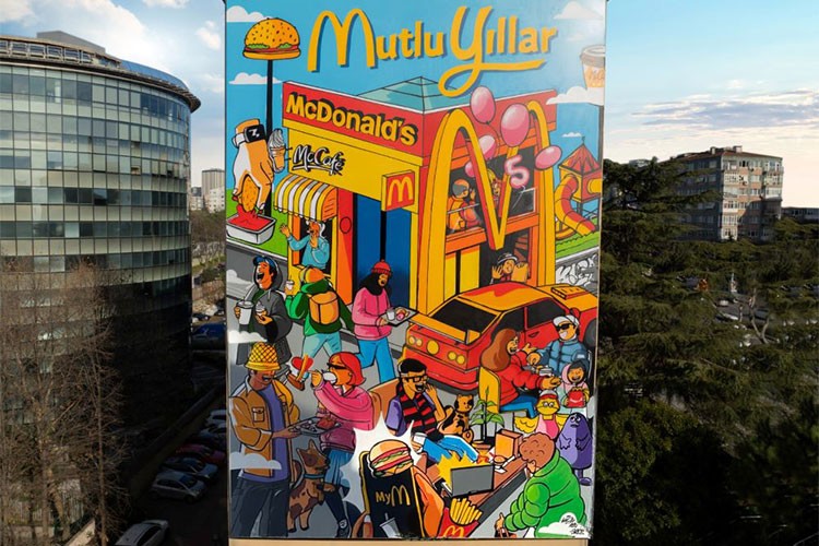 McDonald's Türkiye'den Yan Yanayız Temalı Dev Graffiti