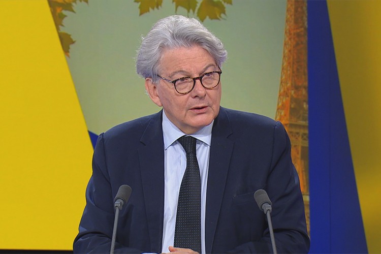 Eski AB Komisyonu üyesi Breton'dan ABD'nin vize yasağına tepki