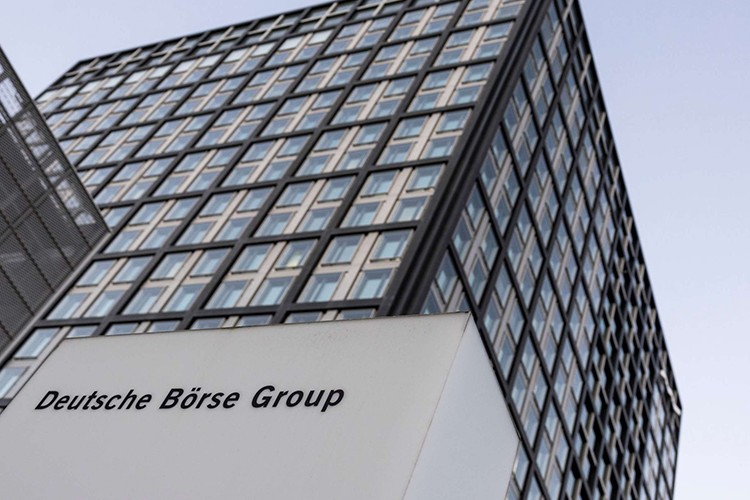 Danimarkalı SimCorp'ı satın almayı teklif etti