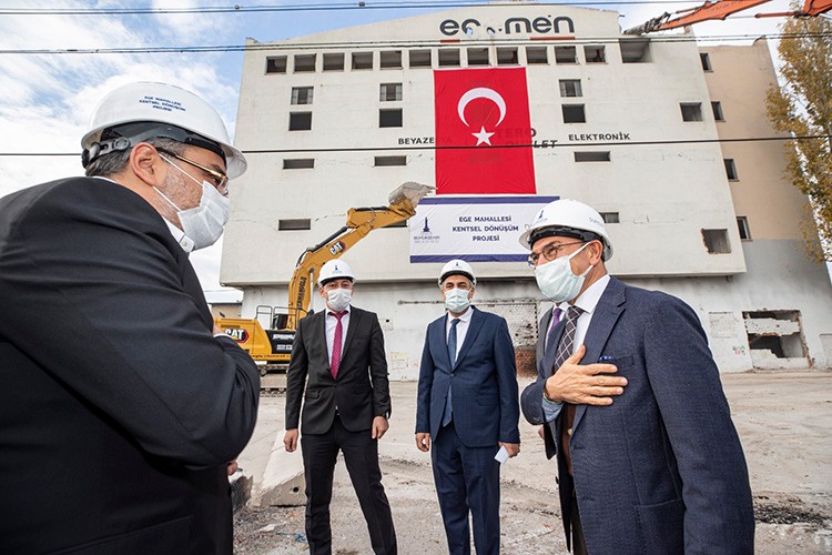 Ege Mahallesi'nde dönüşüm başladı