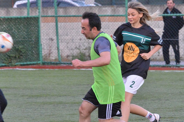 Nevide Çiçek yeşil sahalara geri döndü