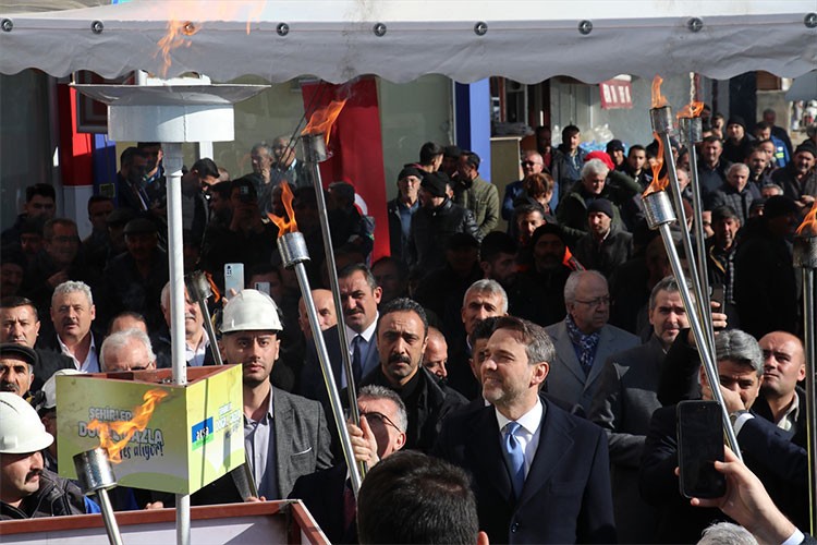 Sivas'ın Hafik ilçesine doğal gaz verildi