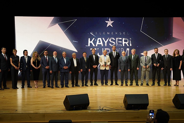 Kayseri'de turizmin öncüleri ödüllendirildi