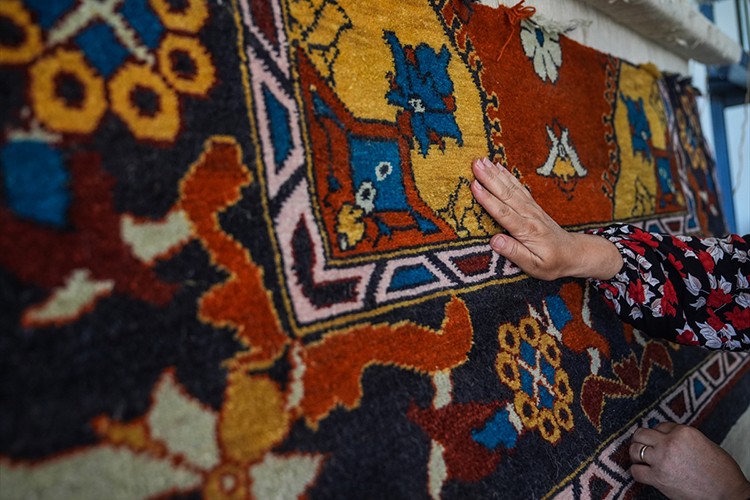 Bergama halısı, doğduğu topraklarda yeniden dokunuyor