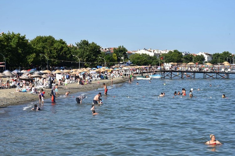 Tekirdağ'ın Şarköy ilçesinde bayram yoğunluğu