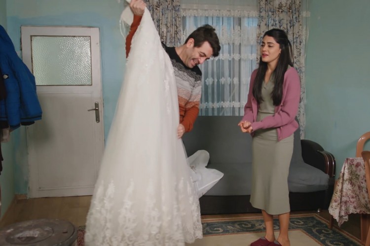 "Gelinim kınan kutlu olsun"