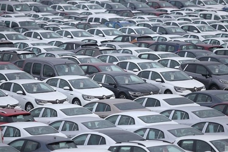 AB'de yeni otomobil satışları şubatta azaldı