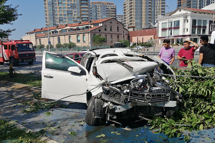 Zeytinburnu'nda meydana gelen trafik kazasında bir kişi yaralandı