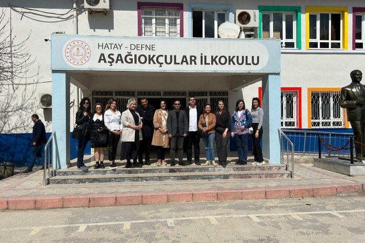 HATAY'DA DEPREMZEDE 700 ÇOCUĞA DİŞ TARAMASI YAPILDI