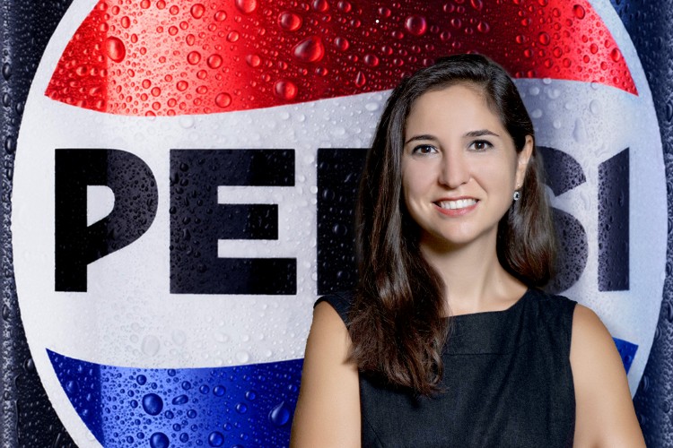 Pepsi'nin 14 yıl sonra ilk kez değişen görsel kimliği, dünyanın en ikonik noktalarında yerini aldı