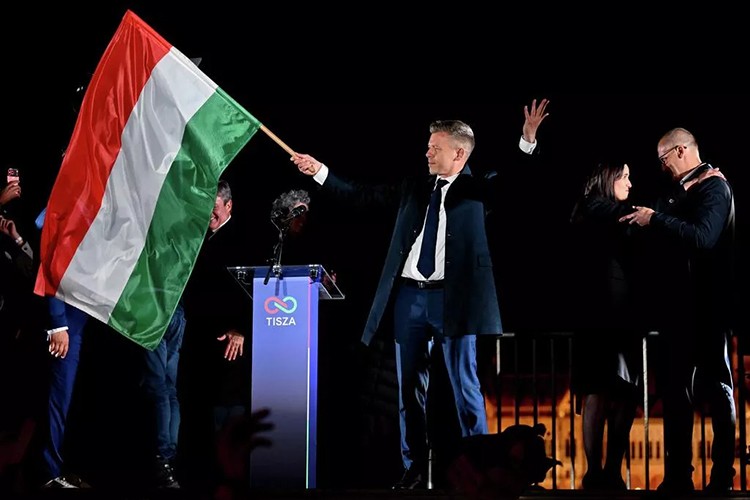 Macaristan'da 16 yıllık Orban iktidarı sona erdi