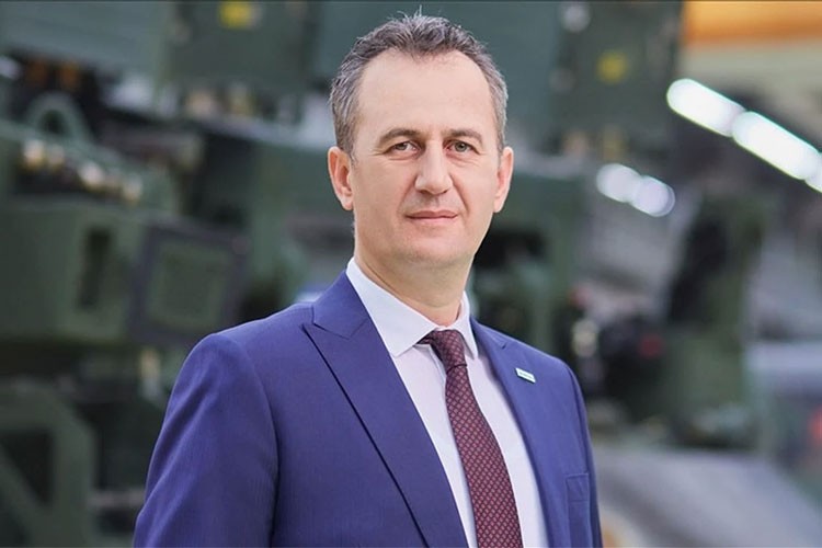 "KOBİ'lerimize, yan sanayilerimize büyük önem veriyoruz"