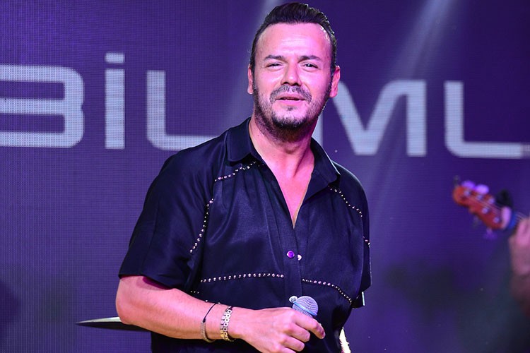 Her zamanki gibi coştu coşturdu