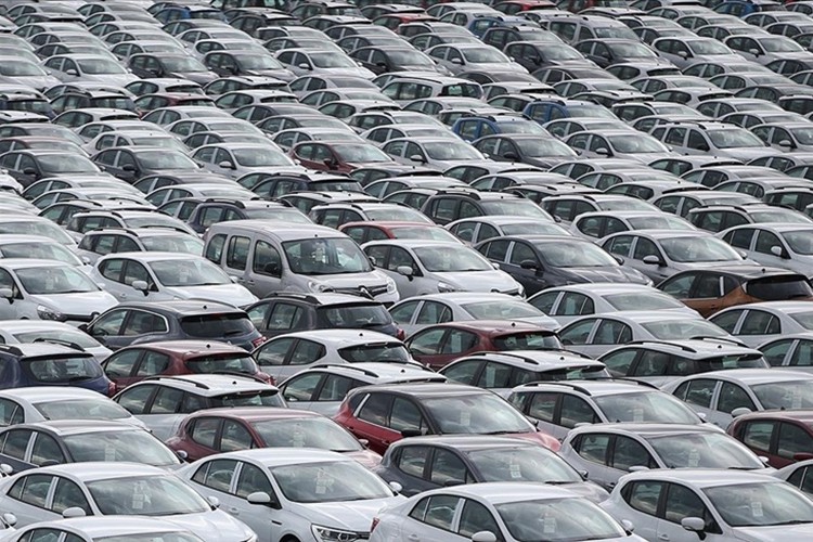 Otomotiv pazarı 11 ayda yüzde 1 küçüldü