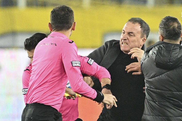 3 büyük takıma yumruk darbesi