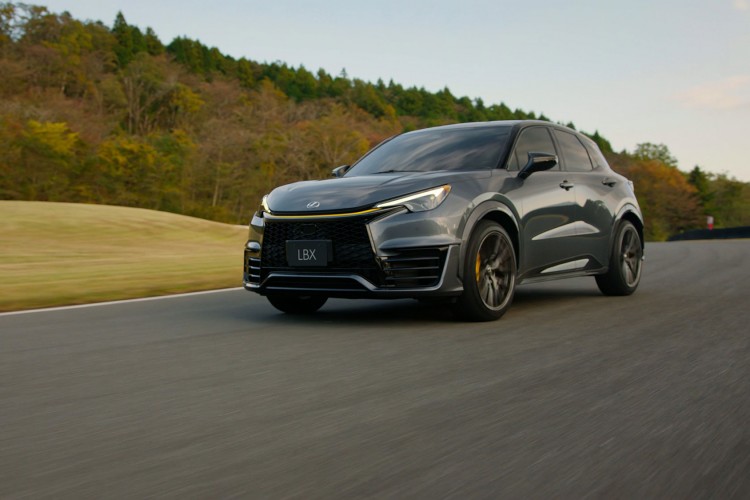 Lexus'tan 305 HP'lik LBX Konsepti