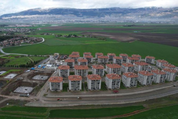 Afşin'de TOKİ konutları yükseliyor