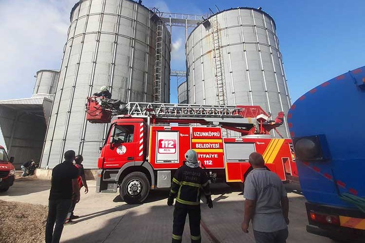 Edirne'de yağ fabrikasında çıkan yangın söndürüldü