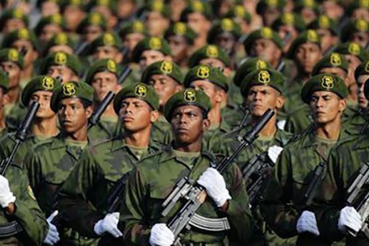 ABD'den Küba Savunma Bakanı ve özel kuvvetlere yaptırım