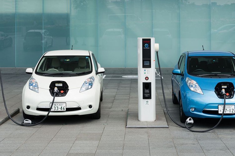 Dünyada bu yıl satılan araçların yüzde 30'u elektrikli olacak