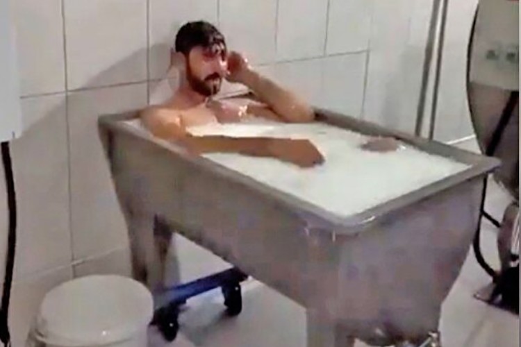 Torku'dan süt banyosu açıklaması