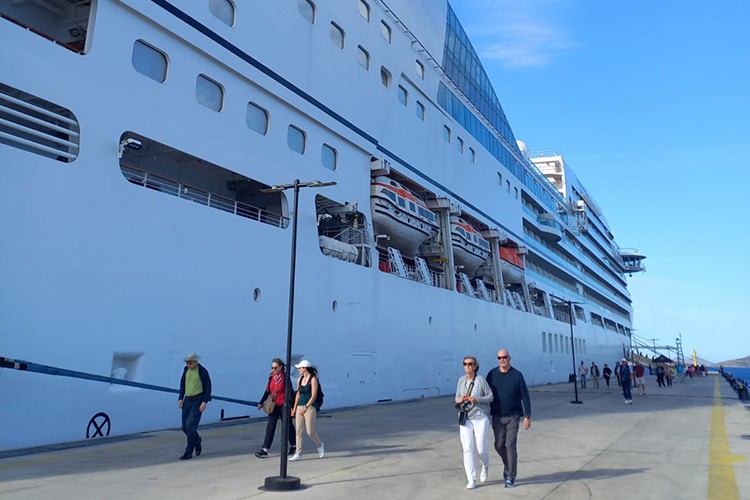 Bahama bandıralı kruvaziyerle 515 turist geldi