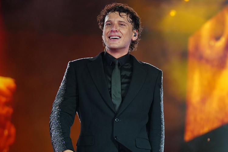 Edis'ten Maltepe'de 100 bin kişilik şov