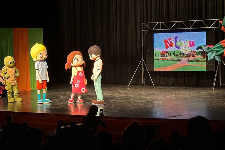 Niloya ve Arkadaşları Diyarbakır'a Geliyor