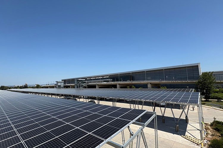 Bodrum Havalimanı'nda güneş enerjisi santrali kuruldu
