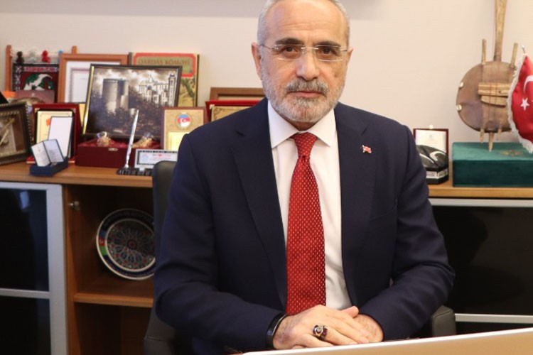 "Aklımız fikrimiz kahraman evlatlarımızda"