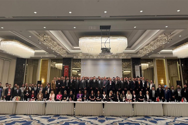 TÜMKKİAD'ta şölen gibi toplantı