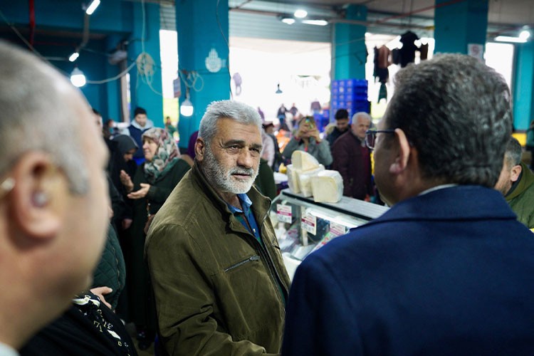 Semt pazarında ilginç diyaloglar