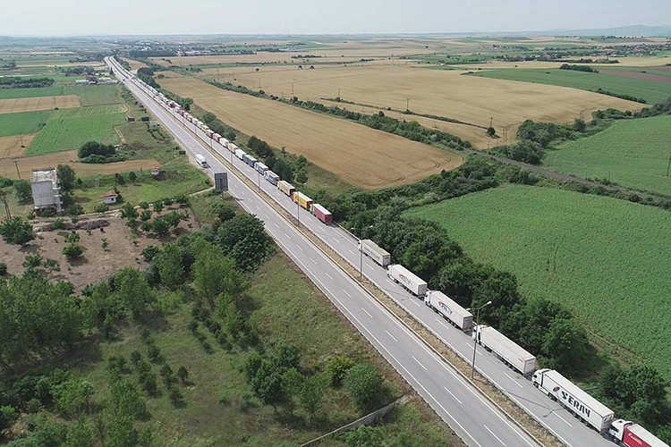 Sınırlarda TIR yoğunluğu