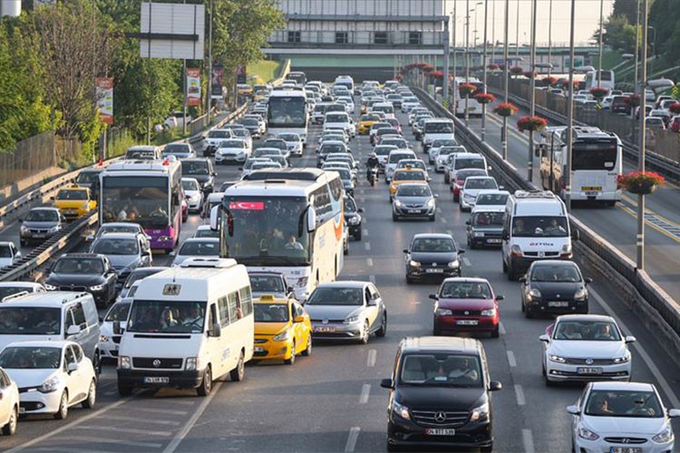 Trafiğe martta 195 bin 682 aracın kaydı yapıldı