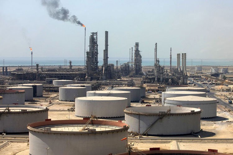 S. Arabistan ek üretim kesintisi devam edecek