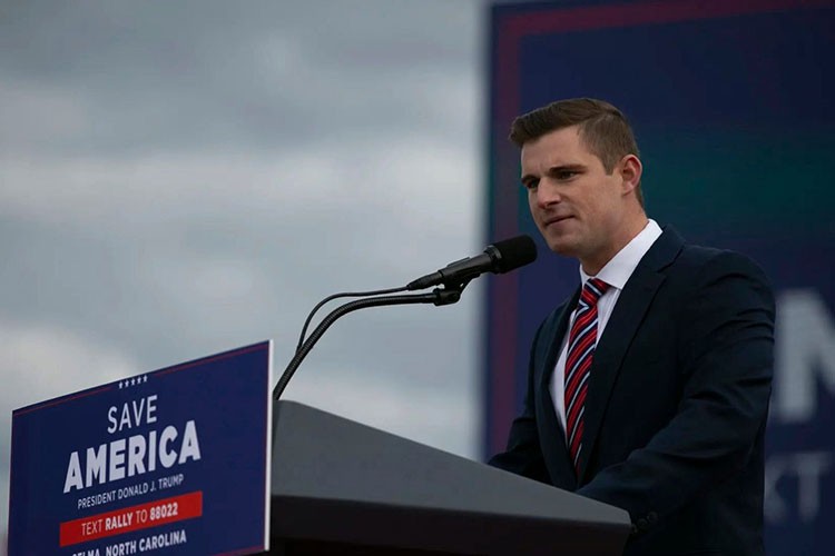 Bo Hines'ı ABD dijital varlık stratejisi danışmanı olarak atadı