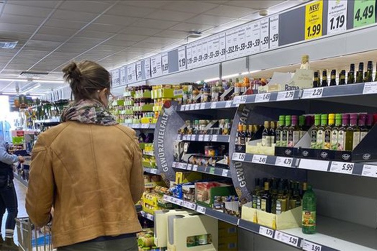 Almanya'da tüketici güveni düşük çıktı