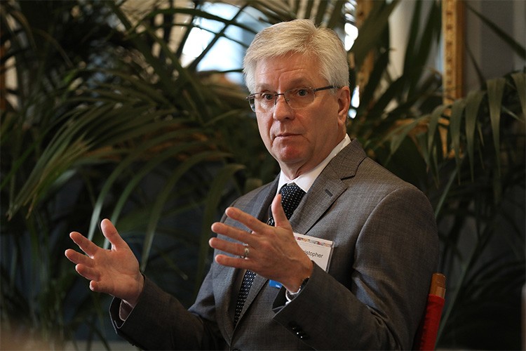 Fed yetkilisi, faiz indirimine sıcak baktığının sinyalini verdi