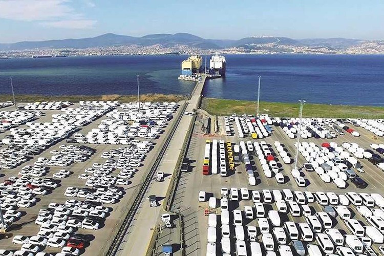 En fazla ihracatı otomotiv endüstrisi gerçekleştirdi