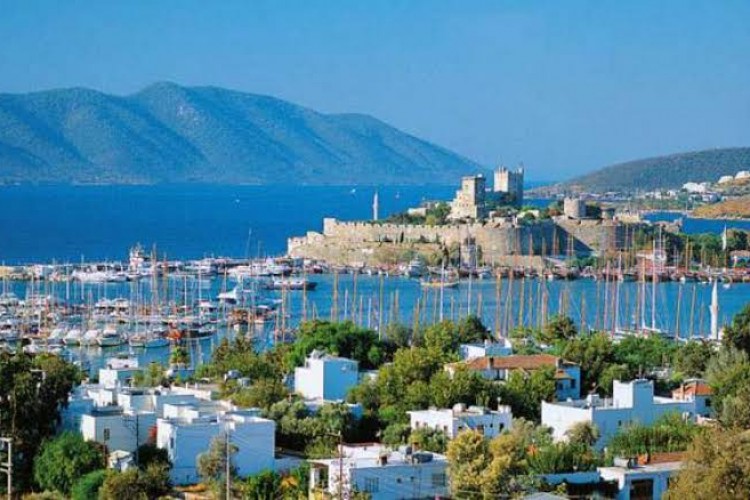 Yunan Adaları Bodrum'a meydan okuyor