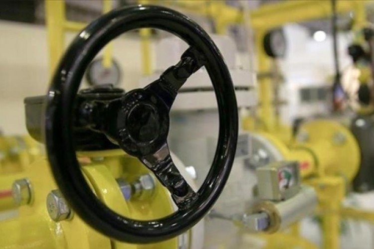 Doğal gaz ve petrol ithalatı arttı