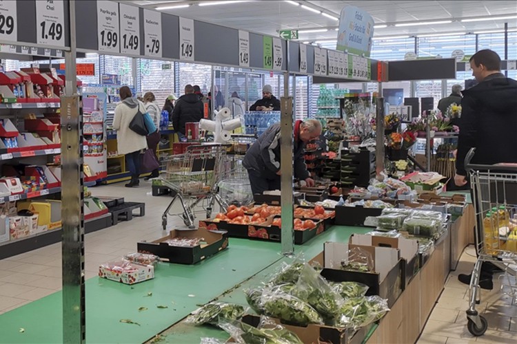 Almanya'da enflasyon beklentinin üzerinde yavaşladı