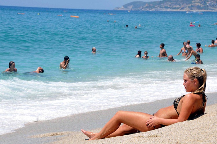 Antalya'ya 2 milyon turist geldi